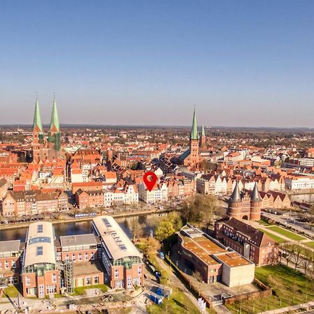 Maisonette Am Holstentor Mit Dachterrasse Und Heimkino Lübeck Exterior foto